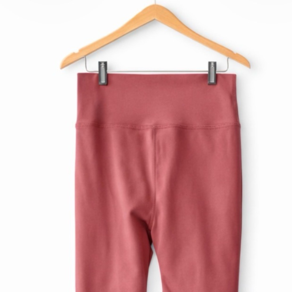 Peloton Pink High Rise Leggings Size Medium Logo Leg Activewear